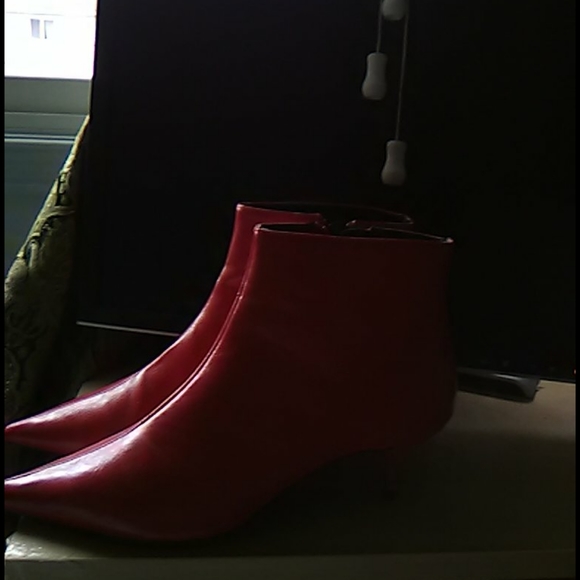Shoes - Picture 2 of 3